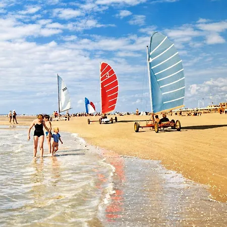 Beach, Front De & Garage