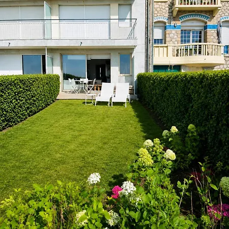 Beach, Front De & Garage *