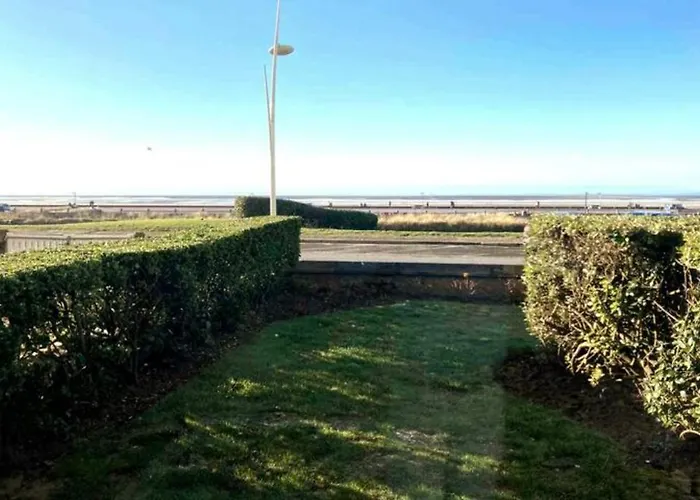 Beach, Front De & Garage